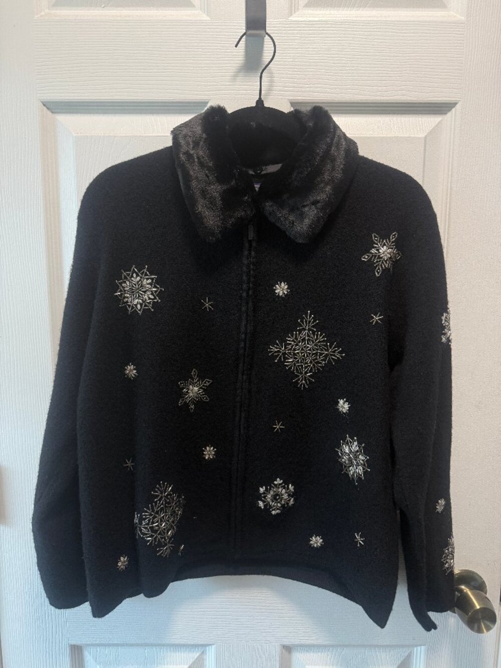 Vintage Y2K Wool Beaded Snowflake Cardigan PL